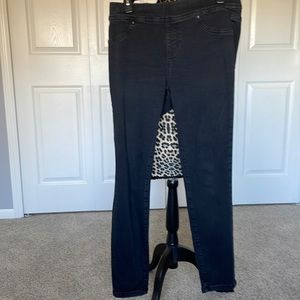JAG black denim jeans pull on with elastic waist. Faux zipper and front pockets